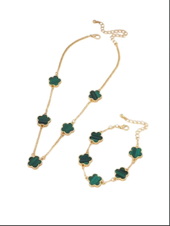 Green Necklace and Bracelet  Jewlery